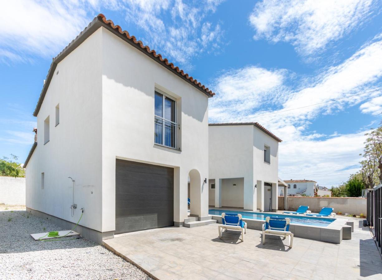 Goldhome - New House With Private Heated Pool, Parking, Wifi, Games Room Empuriabrava Dış mekan fotoğraf