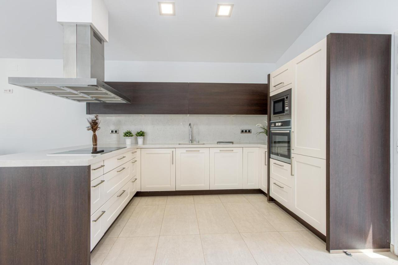 Goldhome - New House With Private Heated Pool, Parking, Wifi, Games Room Empuriabrava Dış mekan fotoğraf