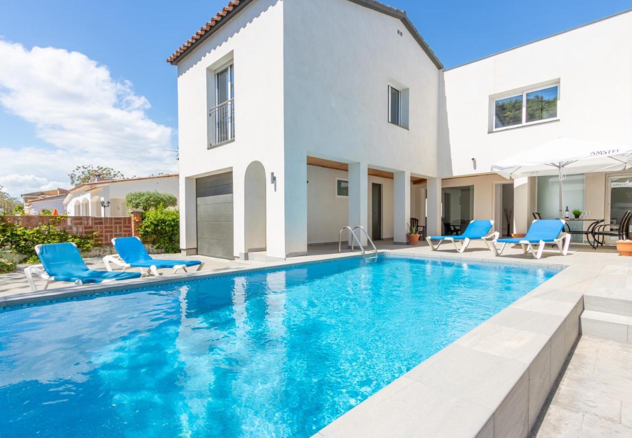 Goldhome - New House With Private Heated Pool, Parking, Wifi, Games Room Empuriabrava Dış mekan fotoğraf