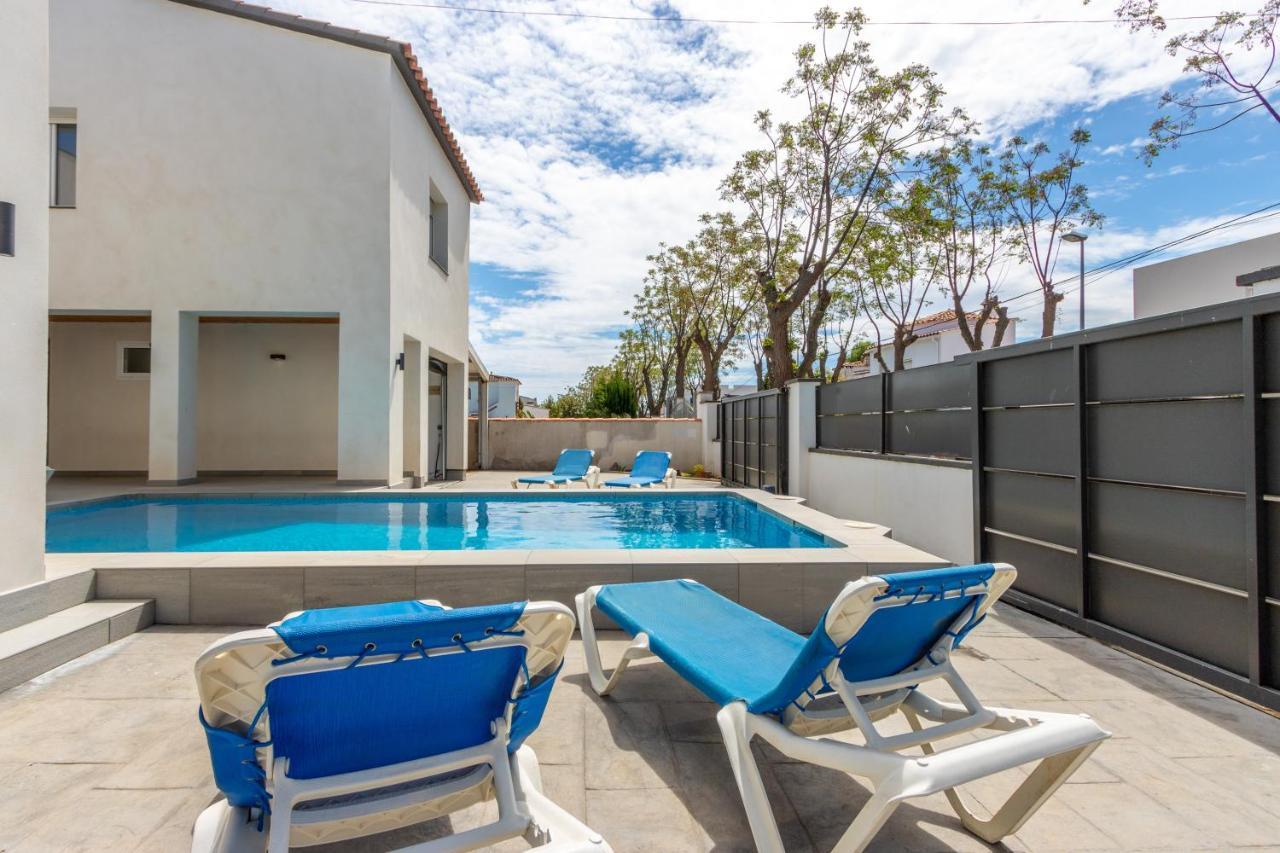 Goldhome - New House With Private Heated Pool, Parking, Wifi, Games Room Empuriabrava Dış mekan fotoğraf