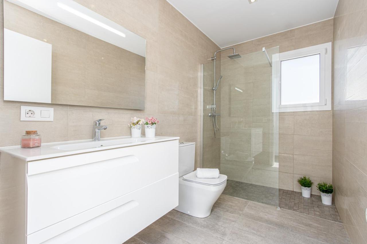Goldhome - New House With Private Heated Pool, Parking, Wifi, Games Room Empuriabrava Dış mekan fotoğraf