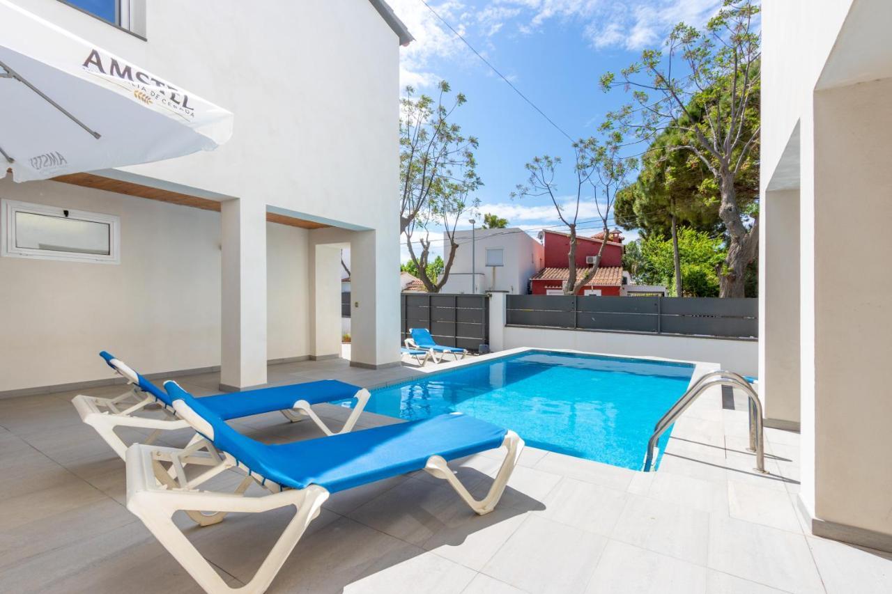Goldhome - New House With Private Heated Pool, Parking, Wifi, Games Room Empuriabrava Dış mekan fotoğraf