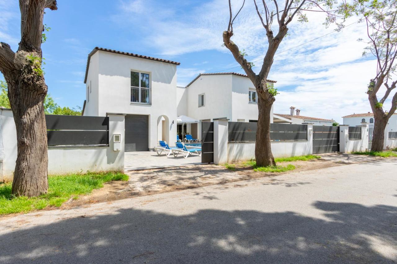 Goldhome - New House With Private Heated Pool, Parking, Wifi, Games Room Empuriabrava Dış mekan fotoğraf